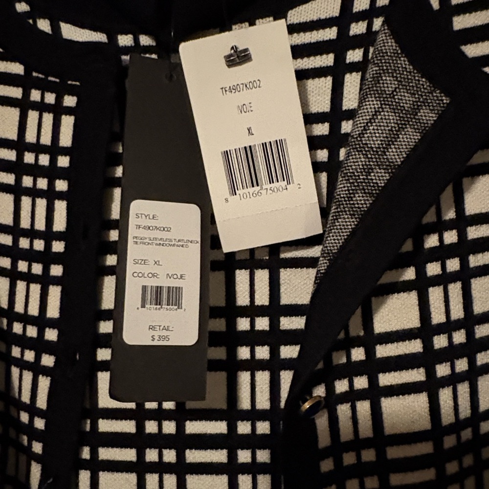 Toccin Elegant Black and White Checkered sweater dress with matching cardigan. - Picture 2 of 11